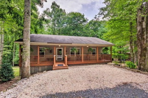 Cozy Home with Covered Deck by Beech Mountain Skiing